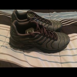 Olive Green Nike Air Max Plus